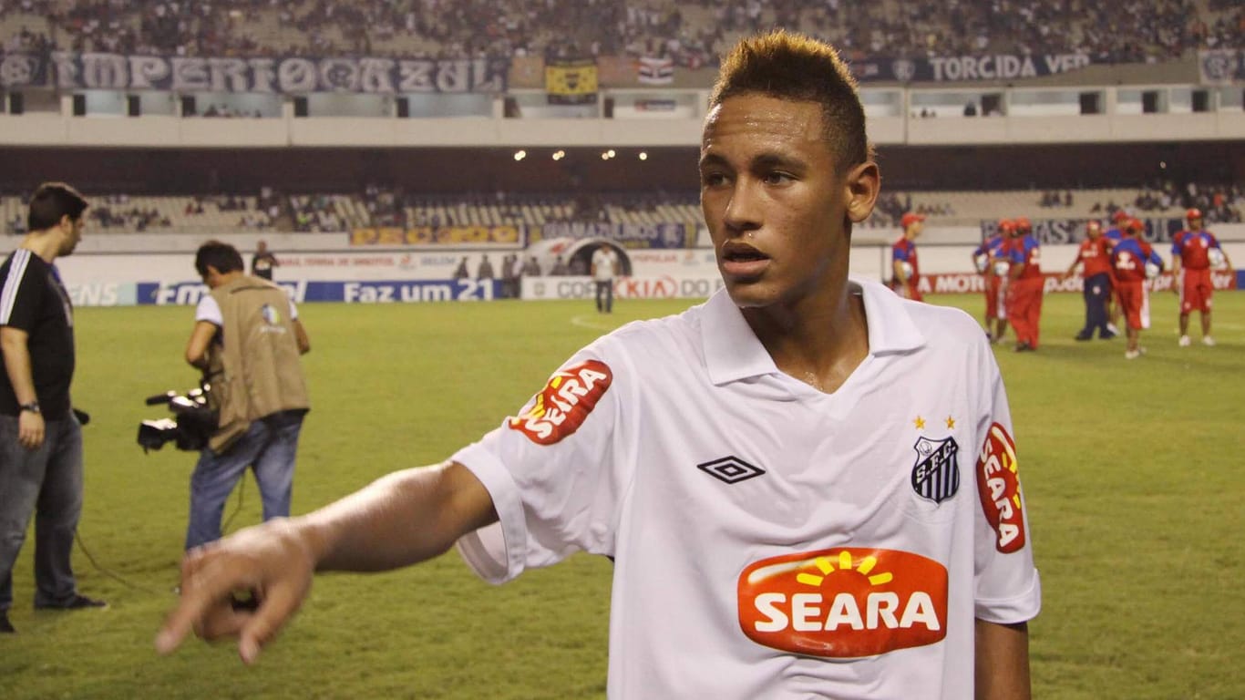 Deutlich schmächtiger als heute: Neymar mit 17 Jahren im Trikot vom FC Santos