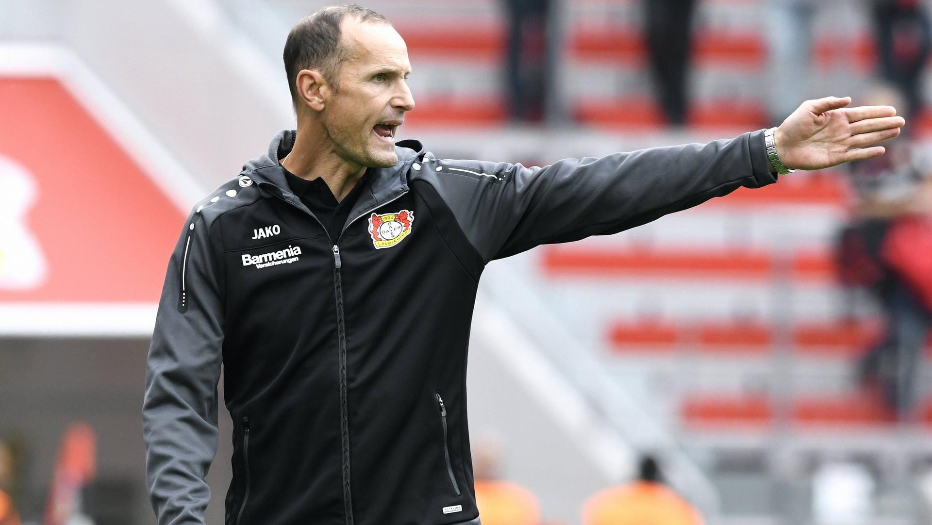 Für Heiko Herrlich ist Bayer Leverkusen ist eine große Chance. Für Heiko Herrlich ist Bayer Leverkusen ist eine große Chance.
