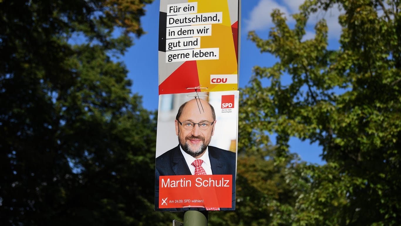 Wahlplakate der CDU und der SPD mit dem Spitzenkanditaten Martin Schulz in Berlin