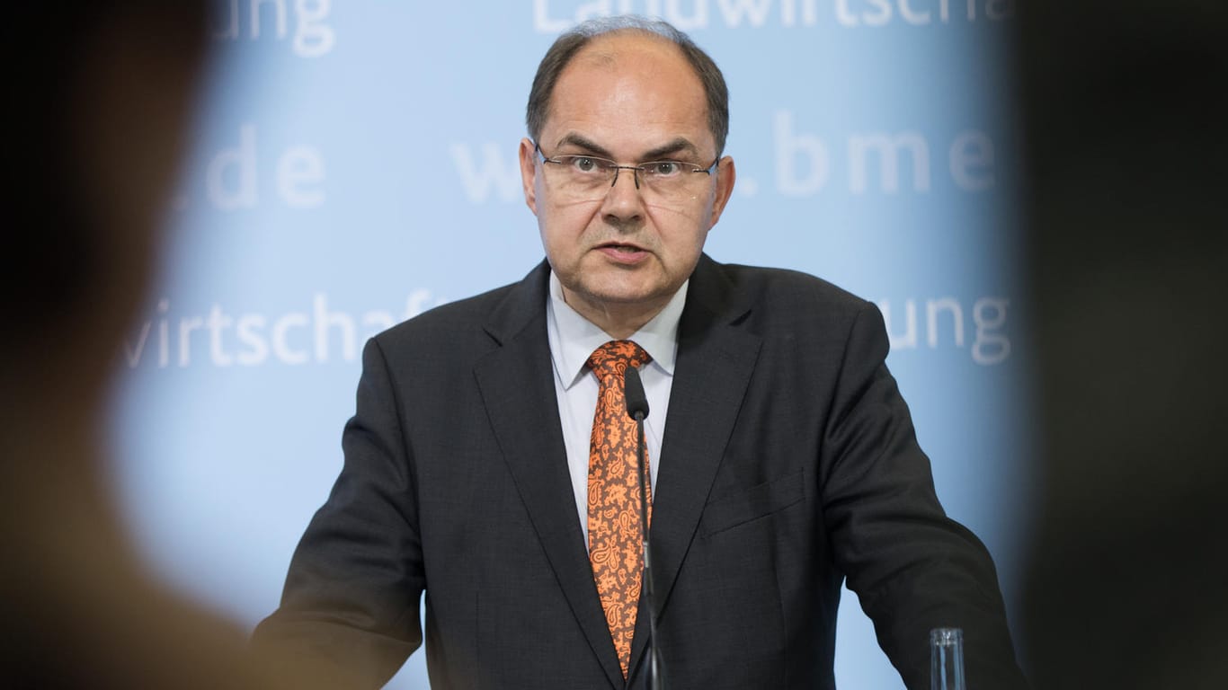 Der Bundeslandwirtschaftsminister Christian Schmidt (CSU) kritisiert erneut die belgischen Behörden, die von der Belastung der Eier schon früh gewusst hatten.
