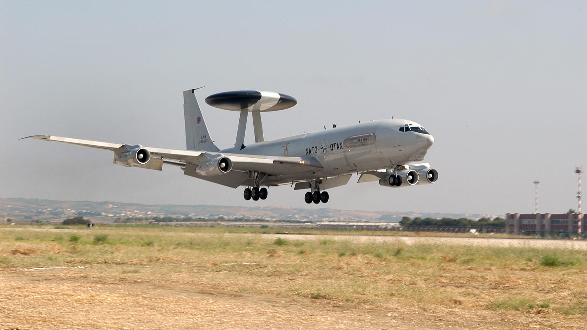 Auf dem türkischen Stützpunkt Konya sind deutsche Soldaten stationiert, die sich am Einsatz von Awacs-Aufklärungsflugzeugen beteiligen. Auf dem türkischen Stützpunkt Konya sind deutsche Soldaten stationiert, die sich am Einsatz von Awacs-Aufklärungsflugzeugen beteiligen.