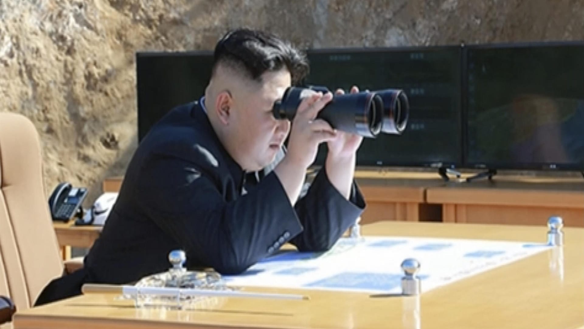 Kim Jong Un sieht einen knallharten Kurs von China auf sich zukommen. Kim Jong Un sieht einen knallharten Kurs von China auf sich zukommen.