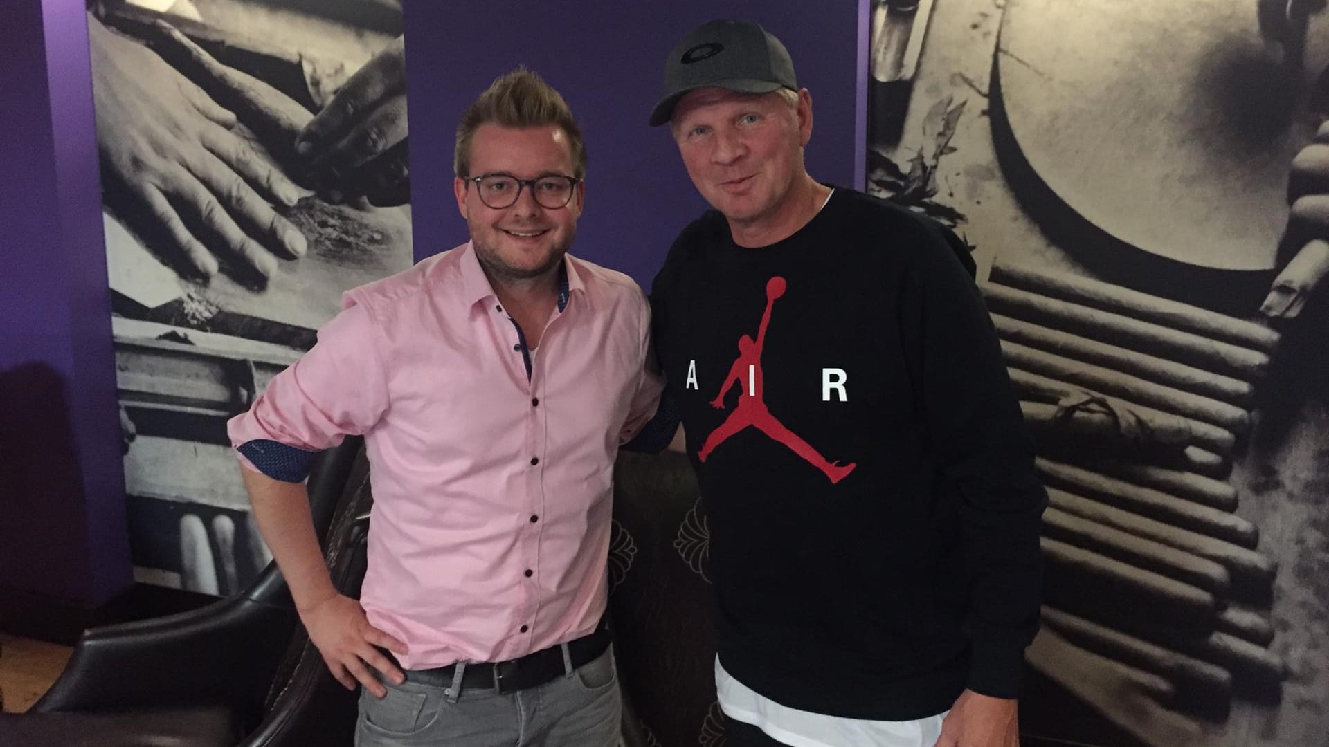 Stefan Effenberg empfing Reporter Florian Wichert im Lindner-Hotel am Nürburgring, wo er mit Motorsportler Luca Stolz einen der Klienten der Agentur Acorado Sports besuchte. Effe ist Berater der Agentur, sein Sohn Etienne ist Gesellschafter.