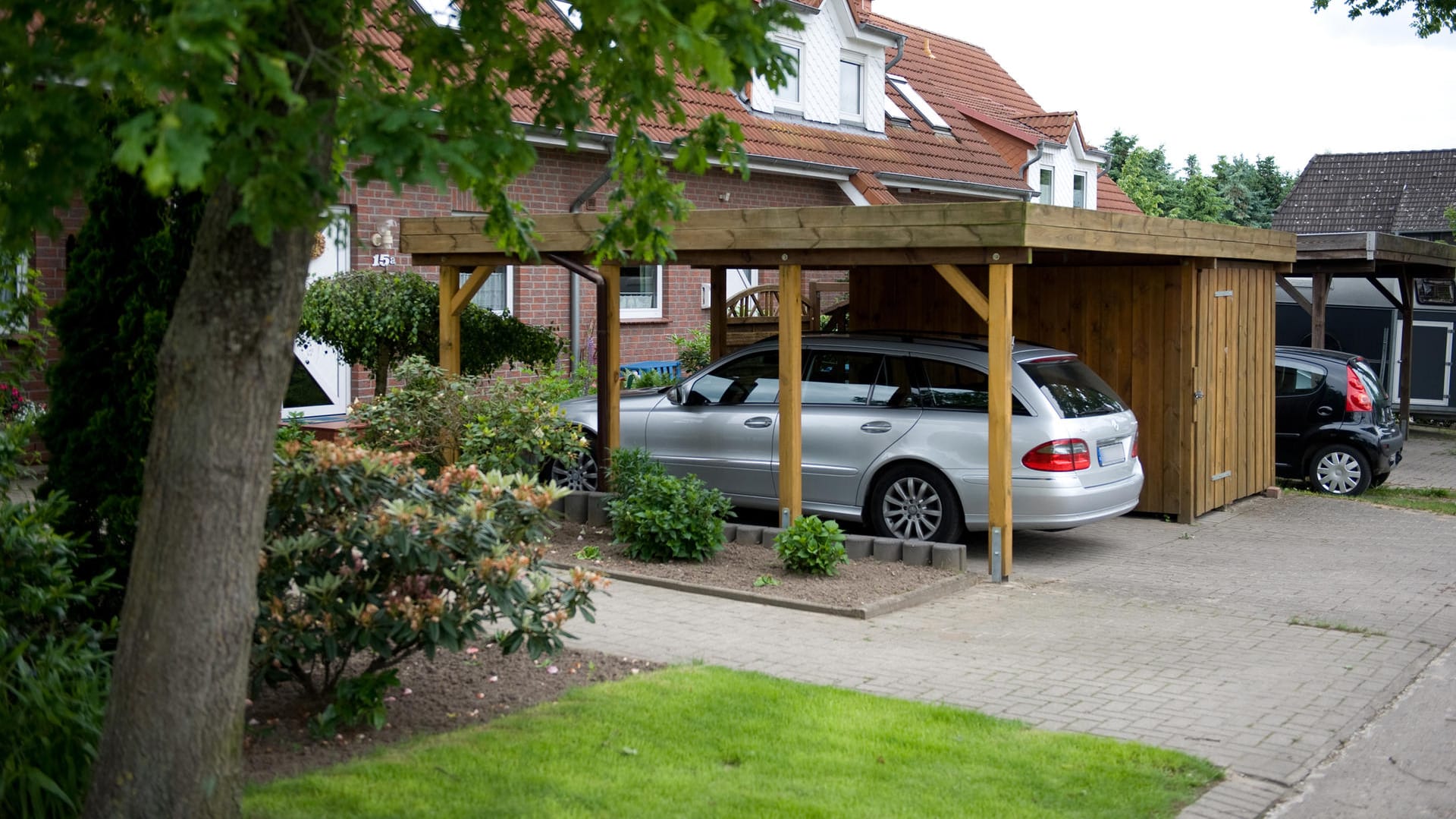 Garage oder Carport: Wo soll das Auto über Nacht hin?