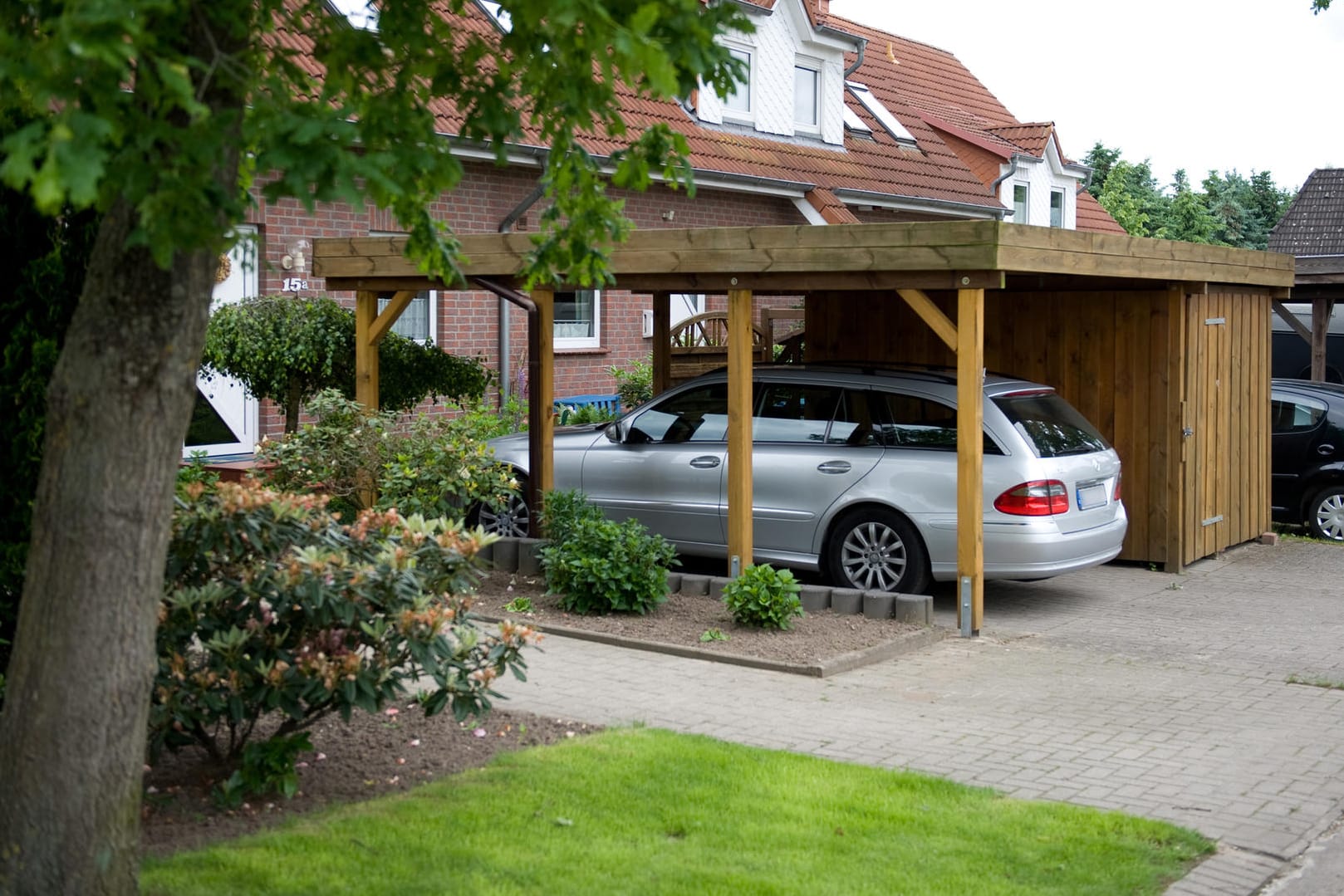 Garage oder Carport: Wo soll das Auto über Nacht hin?