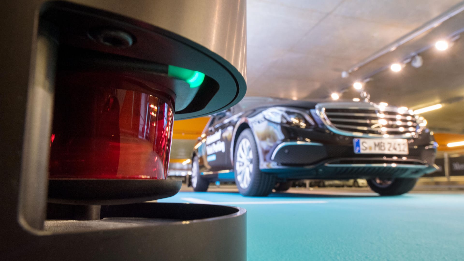 Pilotprojekt zu fahrerlosem Parken Pilotprojekt zu fahrerlosem Parken