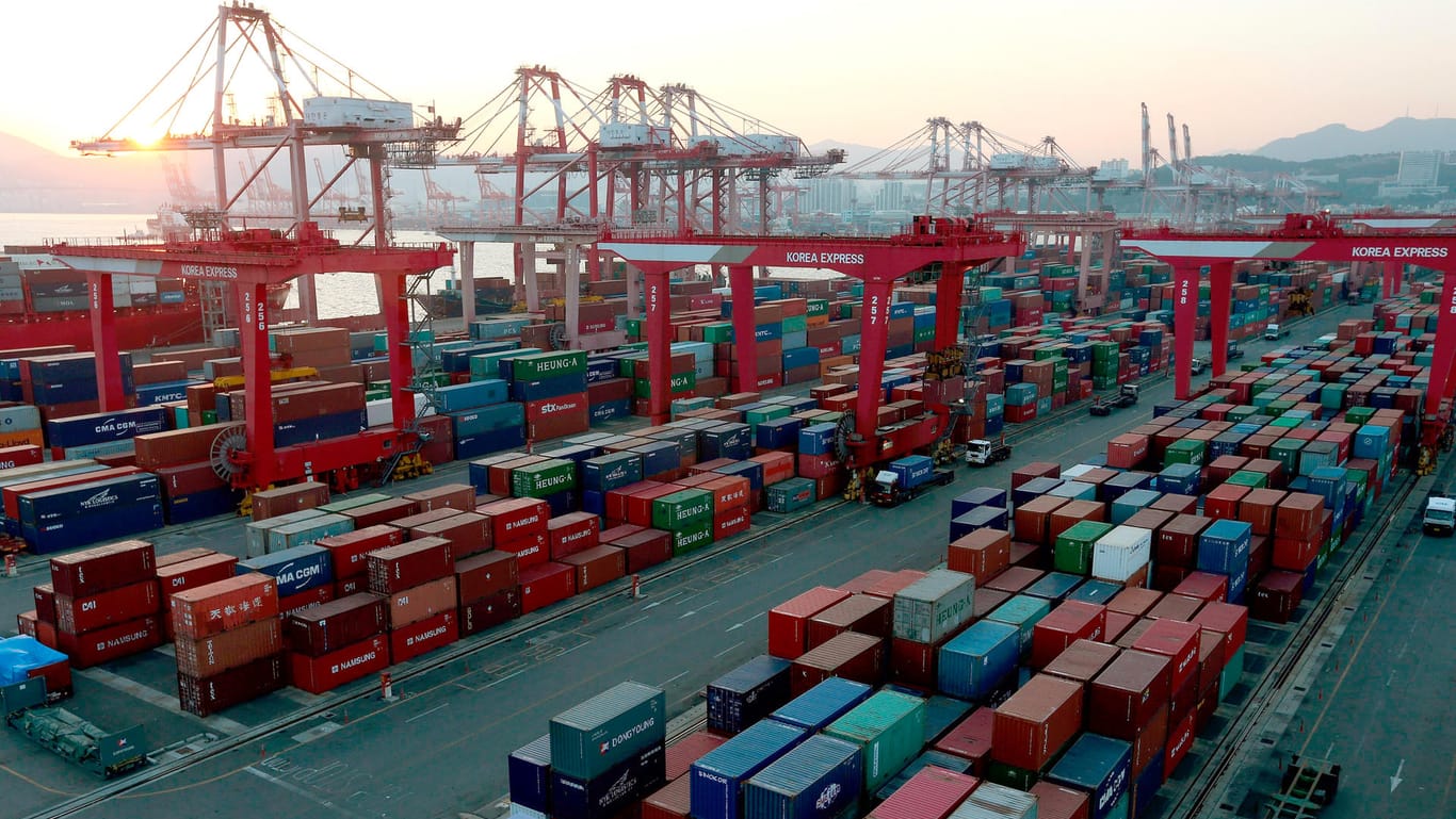 Containerhafen in Busan (Südkorea)