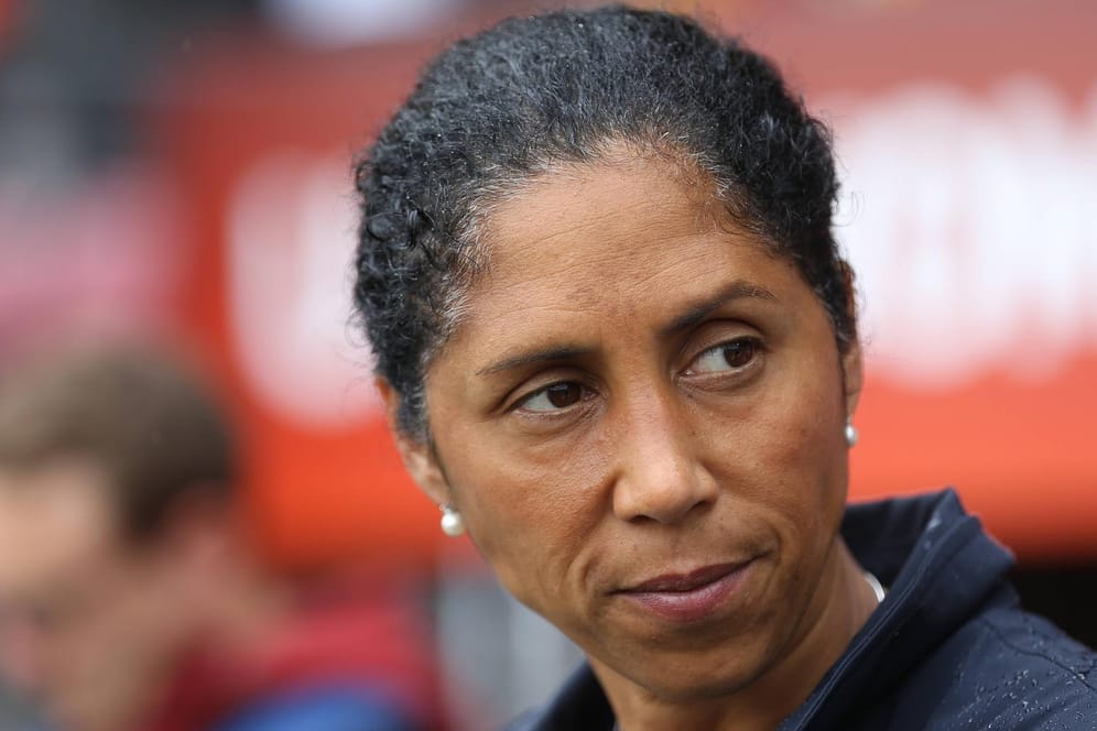 Steffi Jones bleibt bis mindestens 2019 Bundestrainerin der DFB-Frauen.