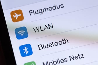 Für mehr Anonymität sollte man neben den mobilen Daten auch das WLAN und Bluetooth deaktivieren.