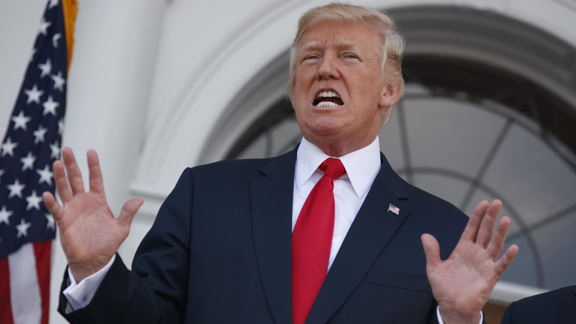 US-Präsident Donald Trump spricht am Trump National Golf Club in New Jersey über den Konflikt mit Nordkorea. US-Präsident Donald Trump spricht am Trump National Golf Club in New Jersey über den Konflikt mit Nordkorea.