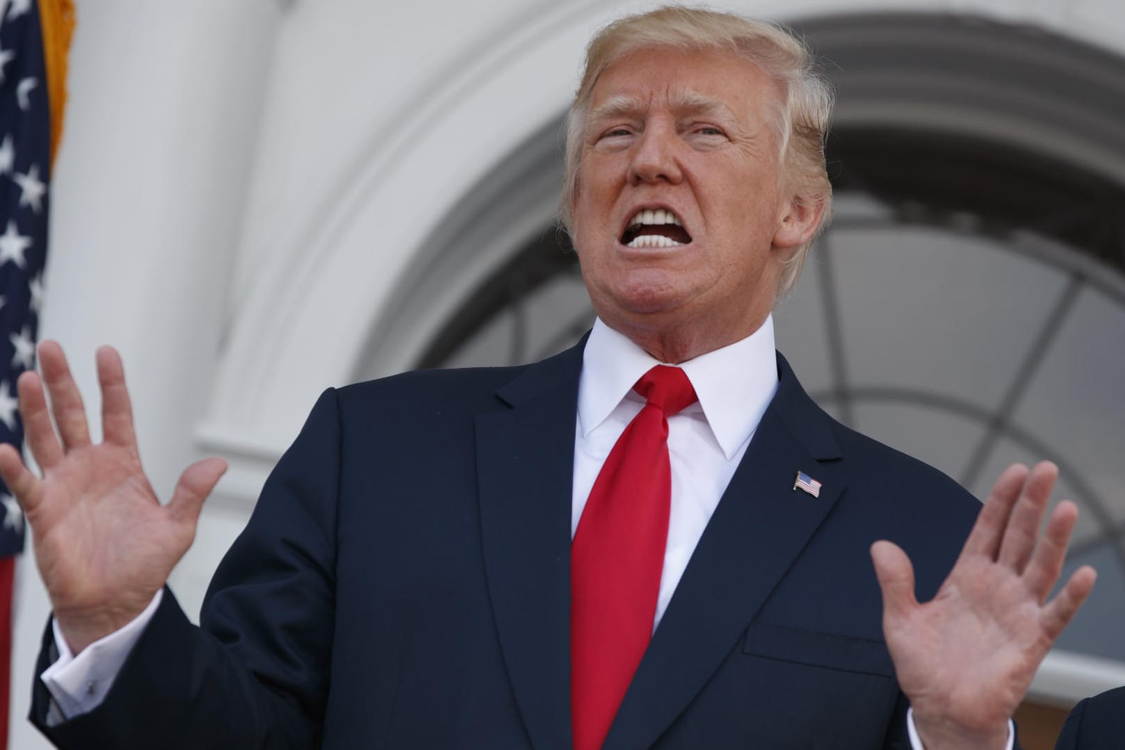 US-Präsident Donald Trump spricht am Trump National Golf Club in New Jersey über den Konflikt mit Nordkorea.