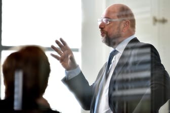 Als Reaktion auf die Abgas-Affäre hat Kanzlerkandidat Martin Schulz einen Fünf-Punkte-Plan entwickelt, der die Autoindustrie stärker in die Pflicht nimmt.