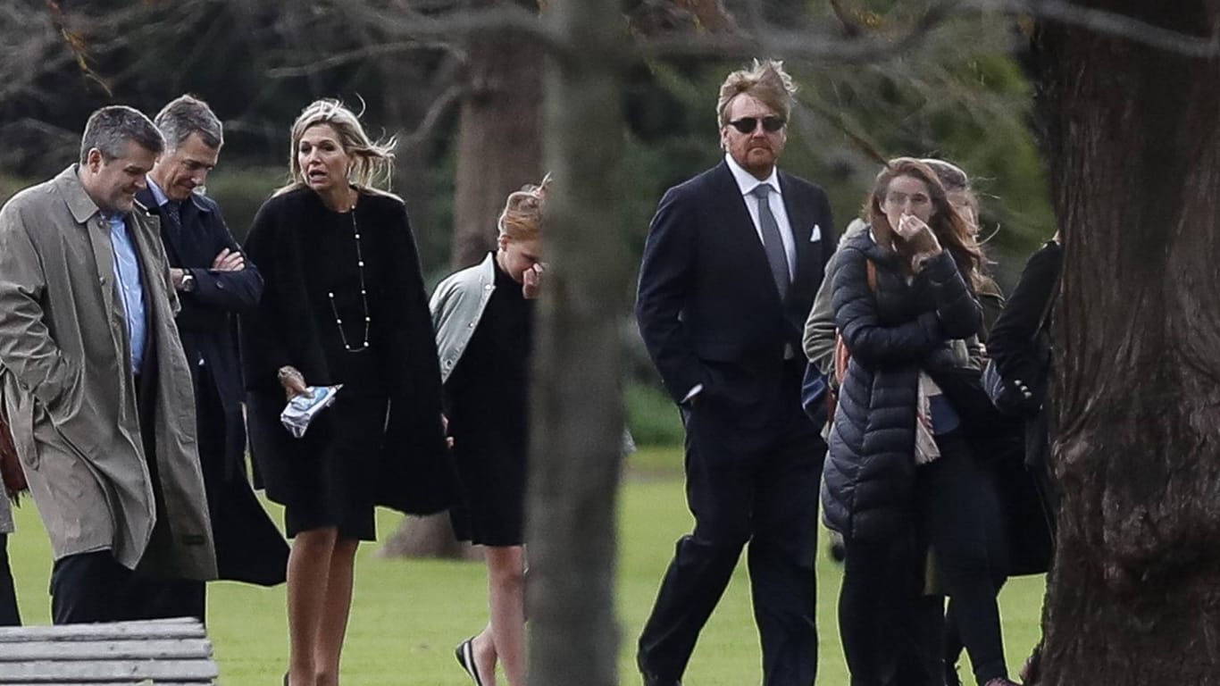 Máxima nahm mit ihren drei Töchtern und Ehemann Willem-Alexander an der Trauerfeier teil.
