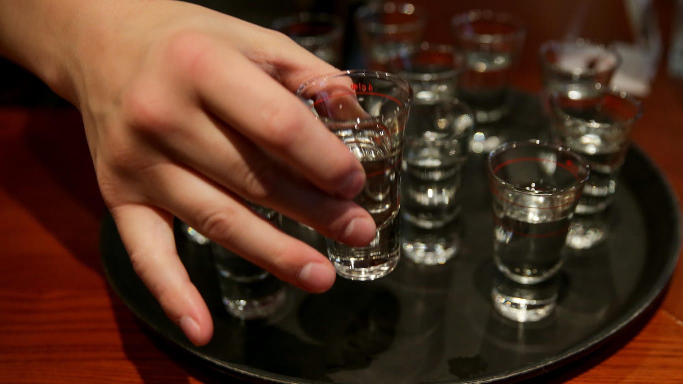 Der Konsum von Alkohol kann das jugendliche Gehirn nachhaltig schaden.