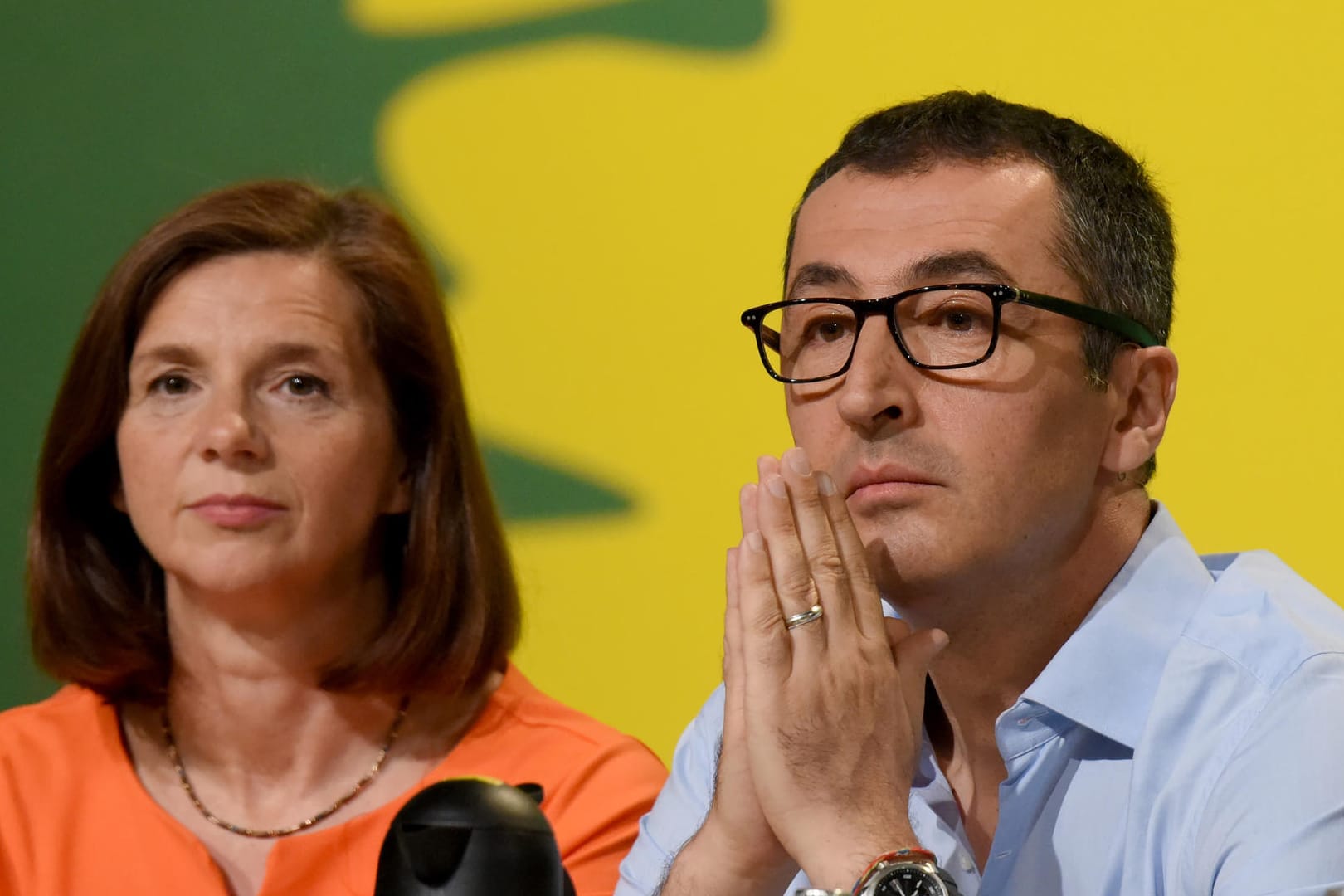 Die Spitzenkandidaten für die Bundestagswahl von Bündnis 90/Die Grünen, Katrin Göring-Eckardt und Cem Özdemir, sehen mit Sorge in Richtung Bundestagswahl.