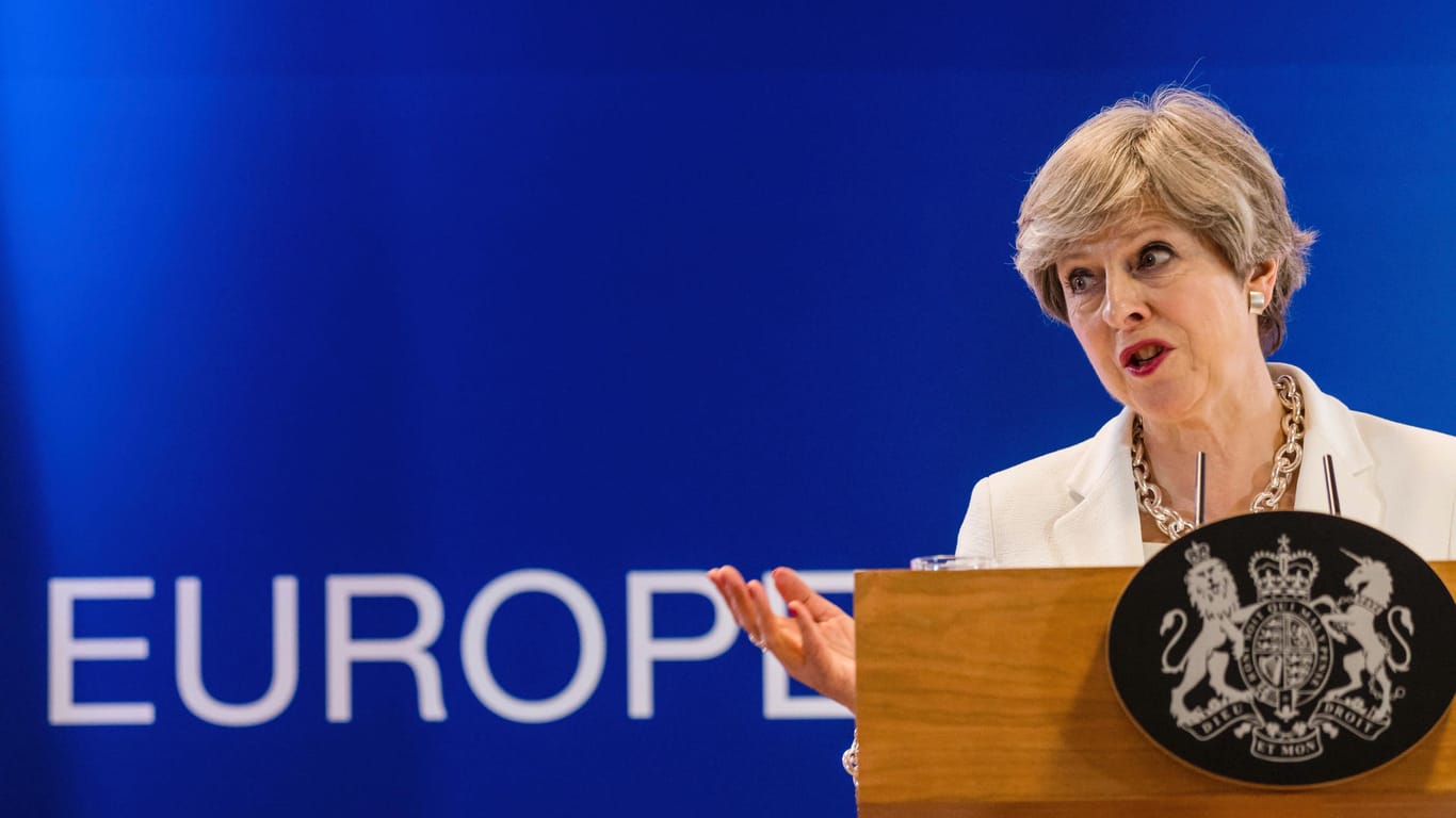 Theresa Die Regierung der britischen Premierministerin Theresa May wird kommende Woche mit neuen Positionspapieren den Brexit beschleunigen.