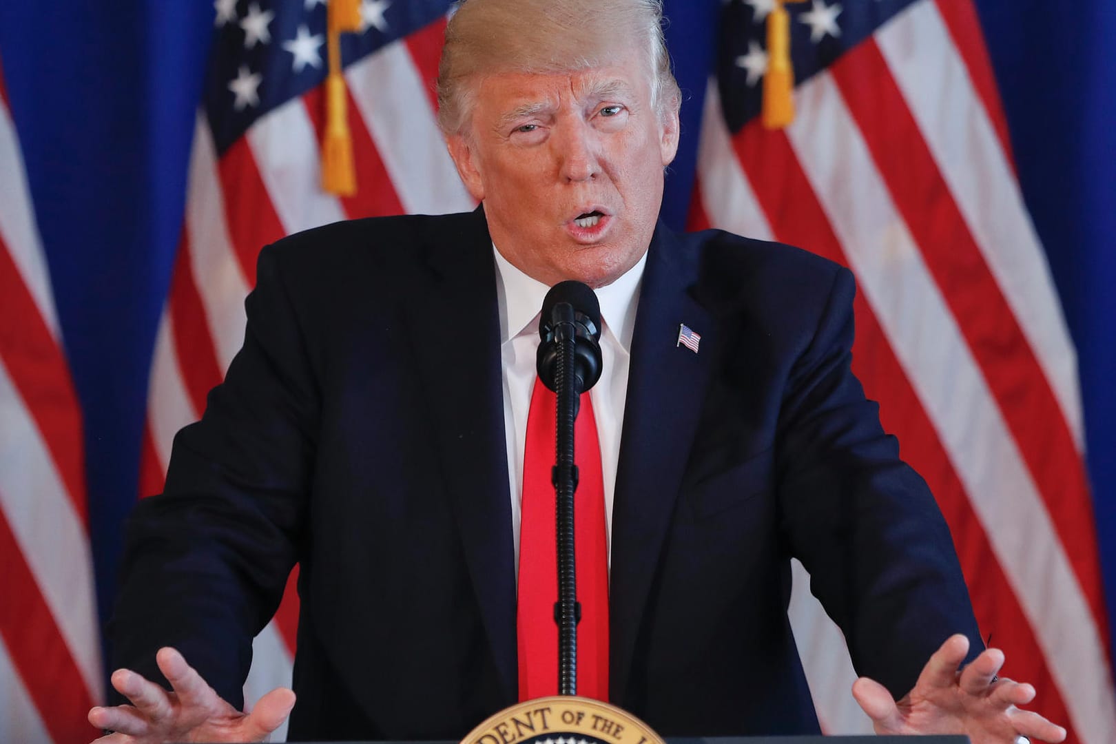 Donald Trump spricht in Bedminster über die Gewalt in Charlottesville.