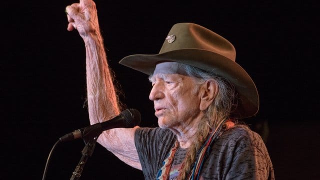 Der US-amerikanische Country-Sänger und -Songwriter Willie Nelson musste ein Konzert krankheitsbedingt abbrechen.