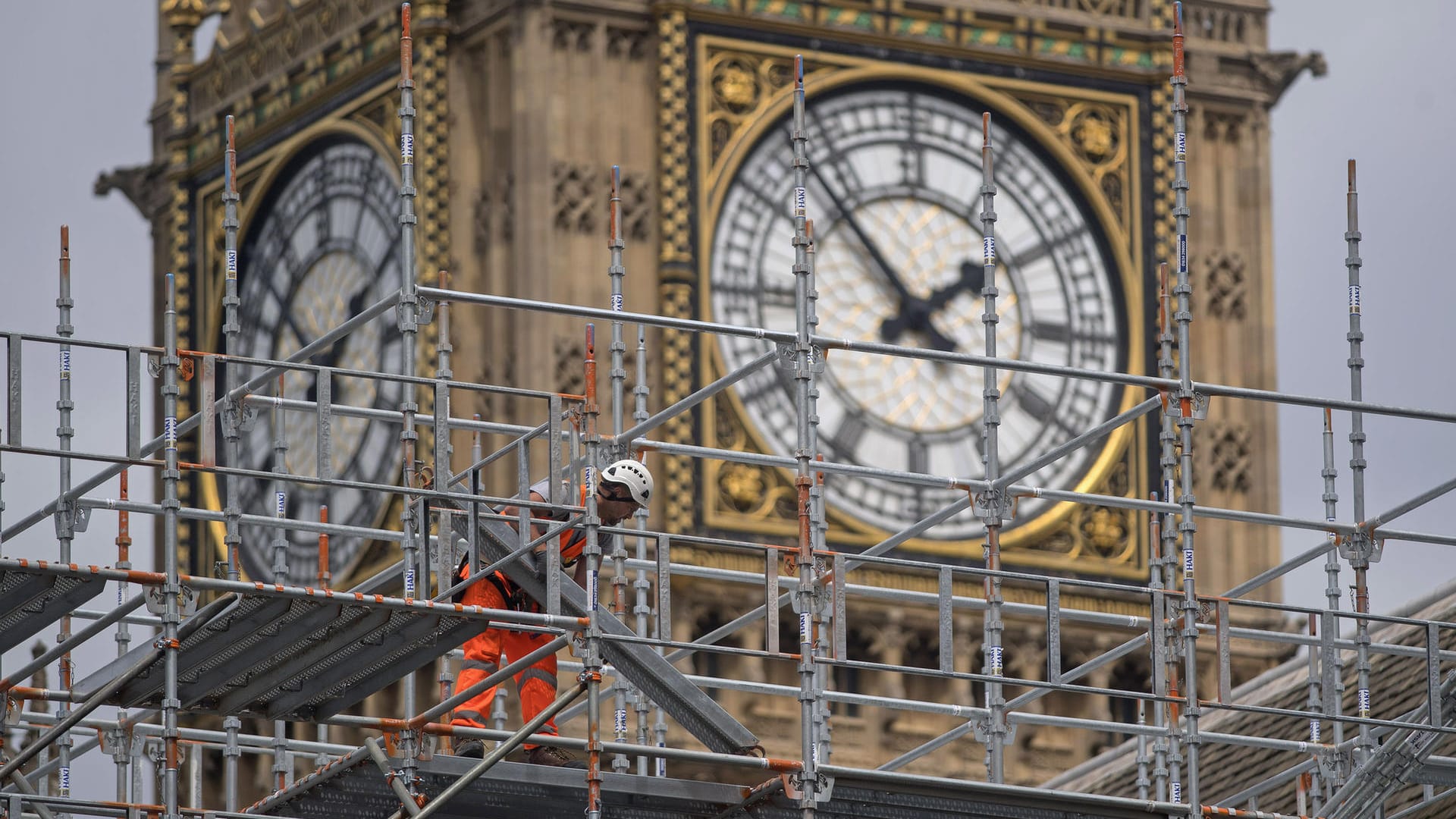 Der berühmte Uhrenturm am Palace of Westminster wird seit einiger Zeit saniert. Der berühmte Uhrenturm am Palace of Westminster wird seit einiger Zeit saniert.