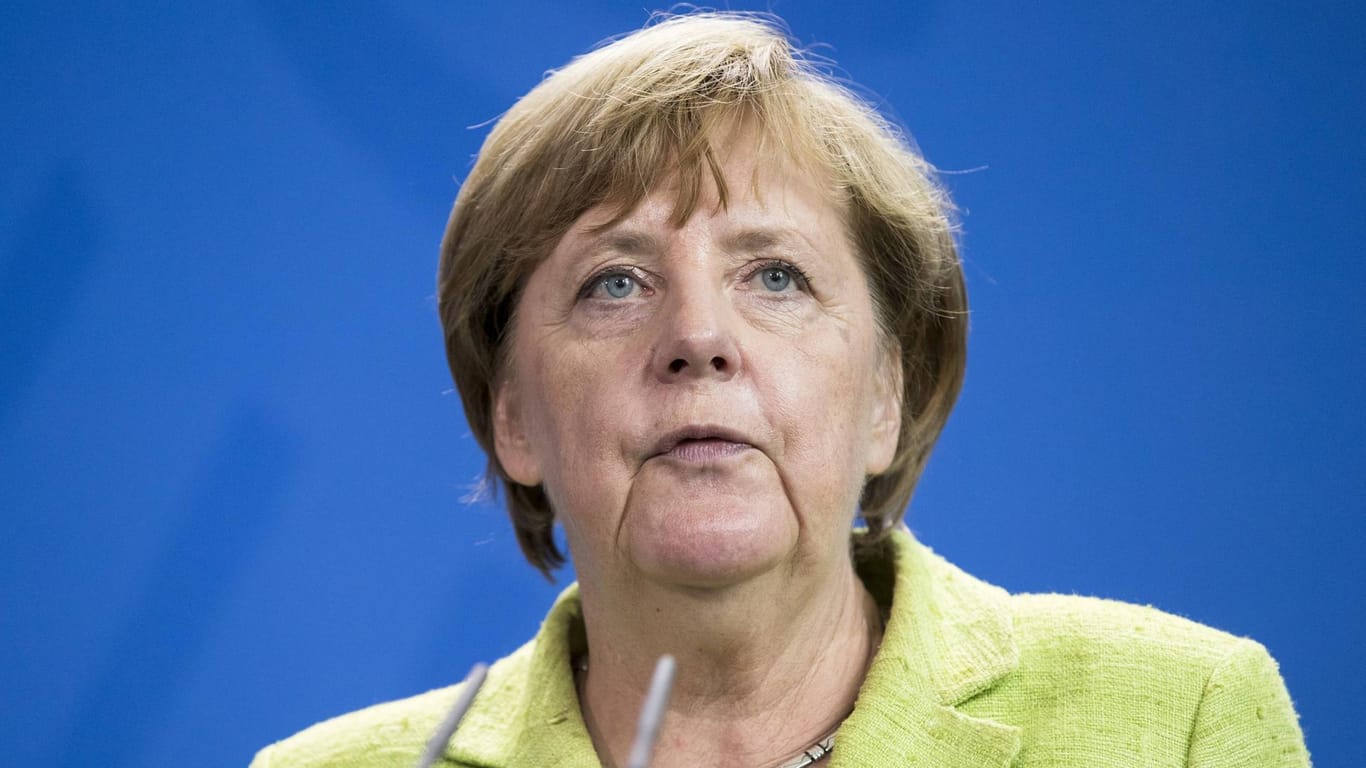Bundeskanzlerin Angela Merkel verurteilt die rechtsextremistischen Aufmärsche in den USA.