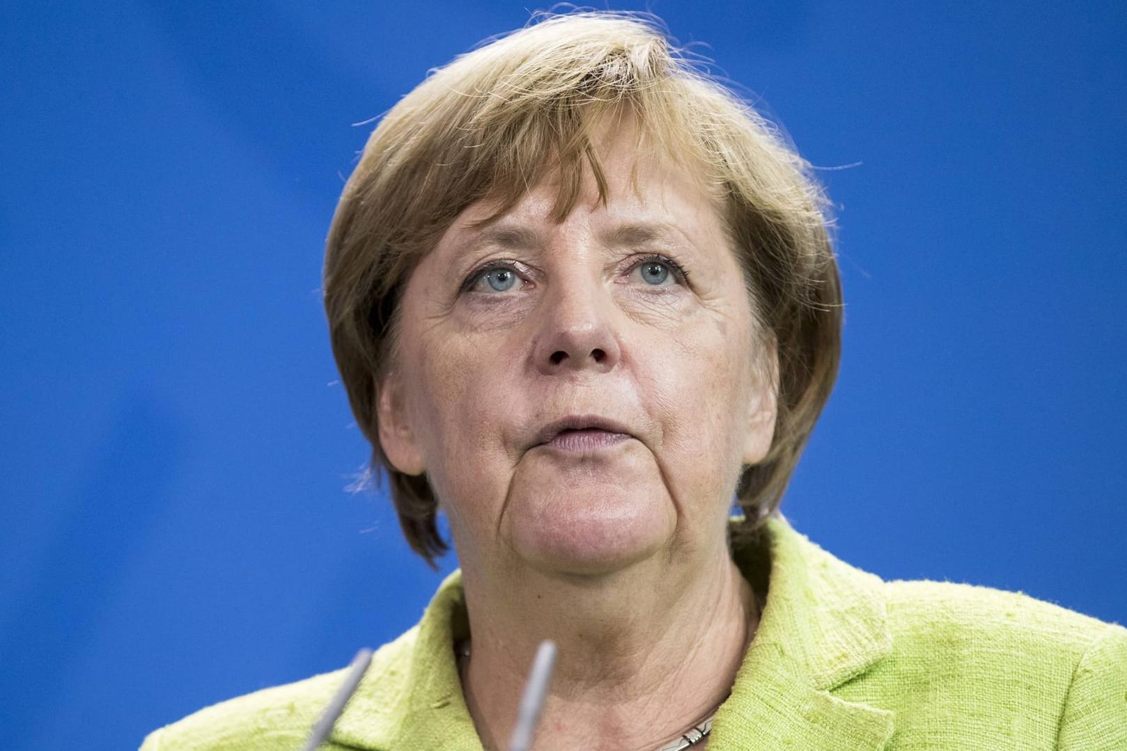 Bundeskanzlerin Angela Merkel verurteilt die rechtsextremistischen Aufmärsche in den USA.
