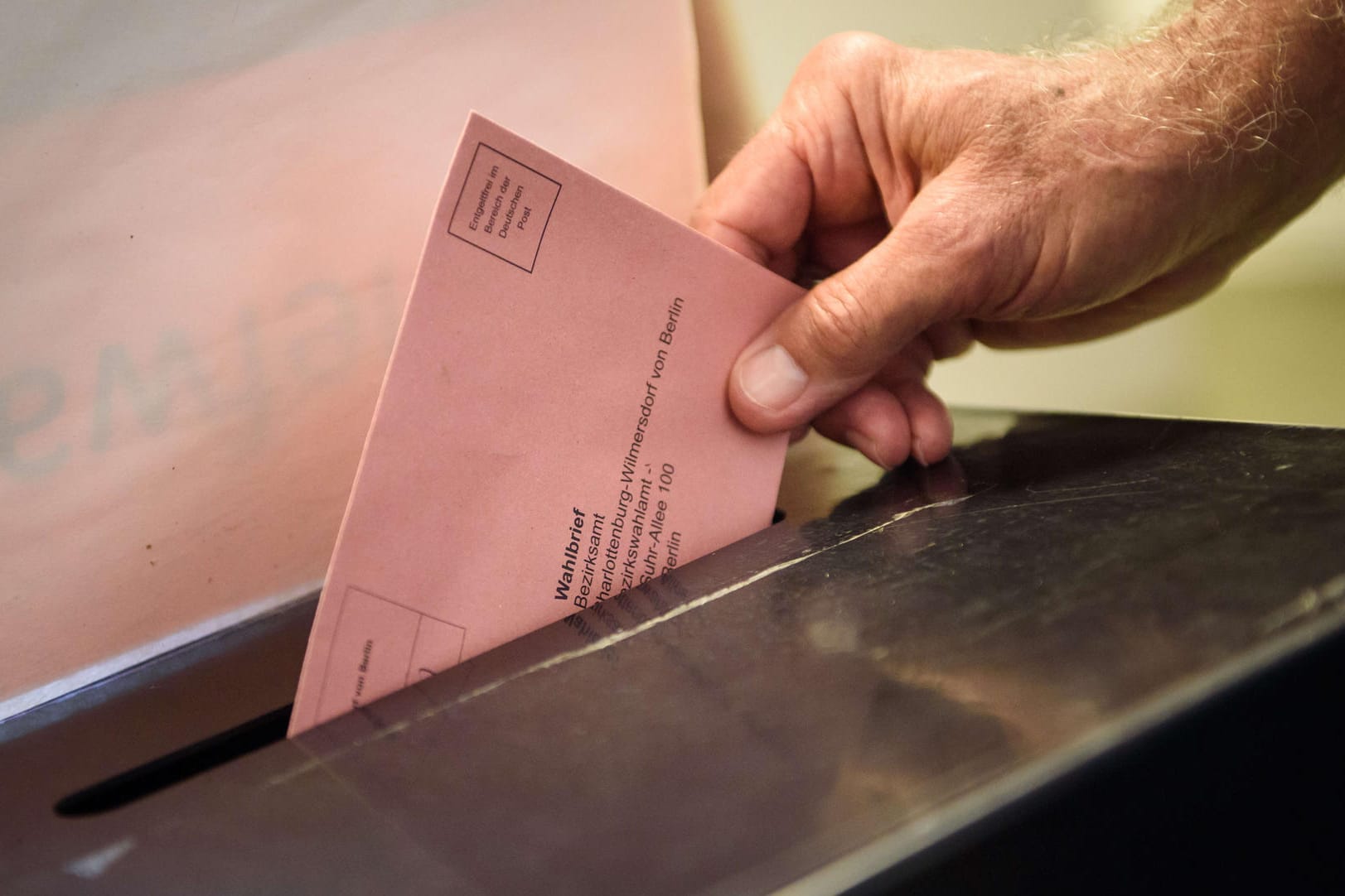 Die Parteien müssen aufgrund der steigenden Anzahl an Briefwählern ihren Wahlkampf umgestalten.