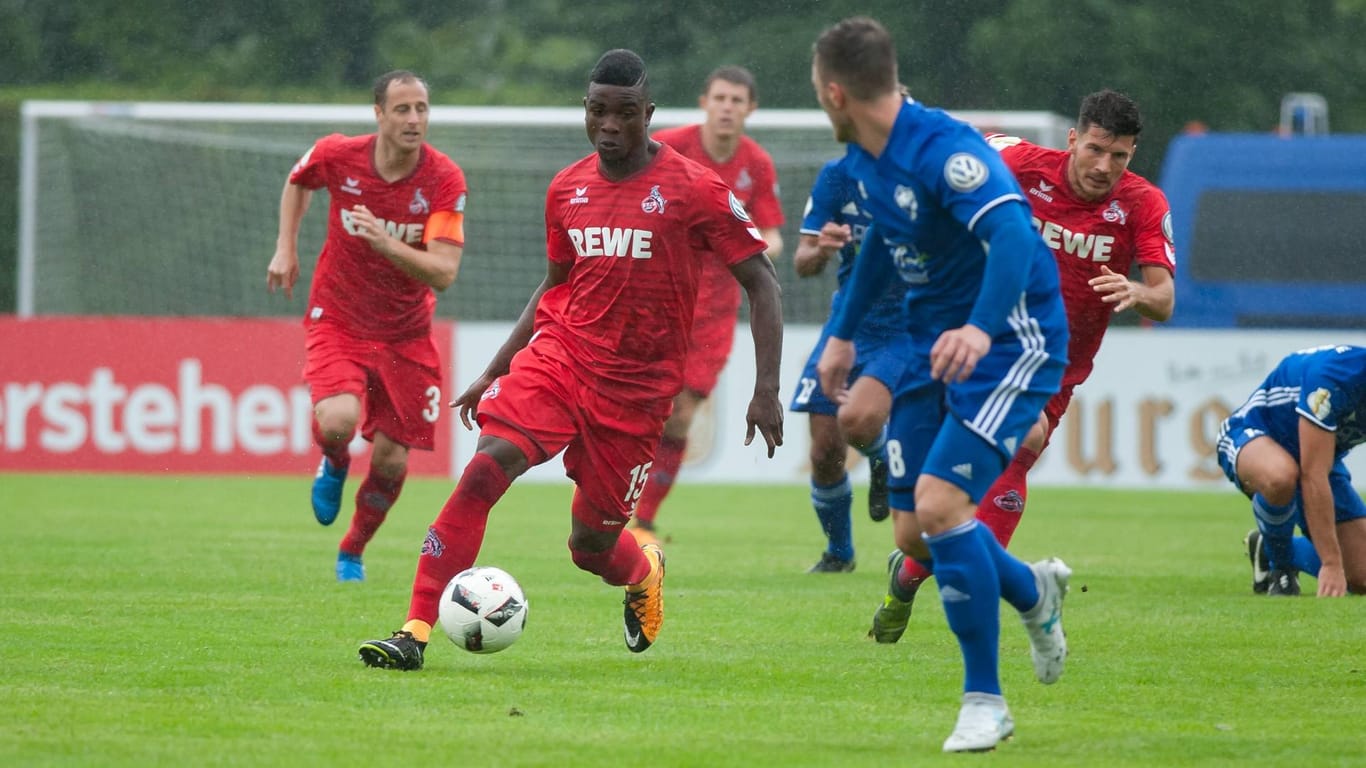 Jhon Cordoba (l.) soll beim 1. FC Köln Anthony Modeste ersetzen.