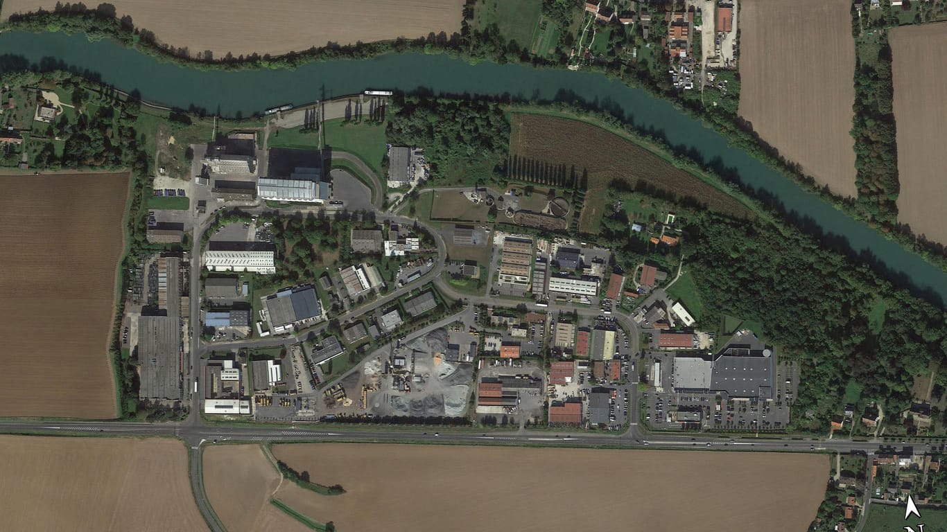 Ein Google Earth-Screenshot vom 14.08.2017 zeigt das Industriegebiet von Sept-Sors (Frankreich).