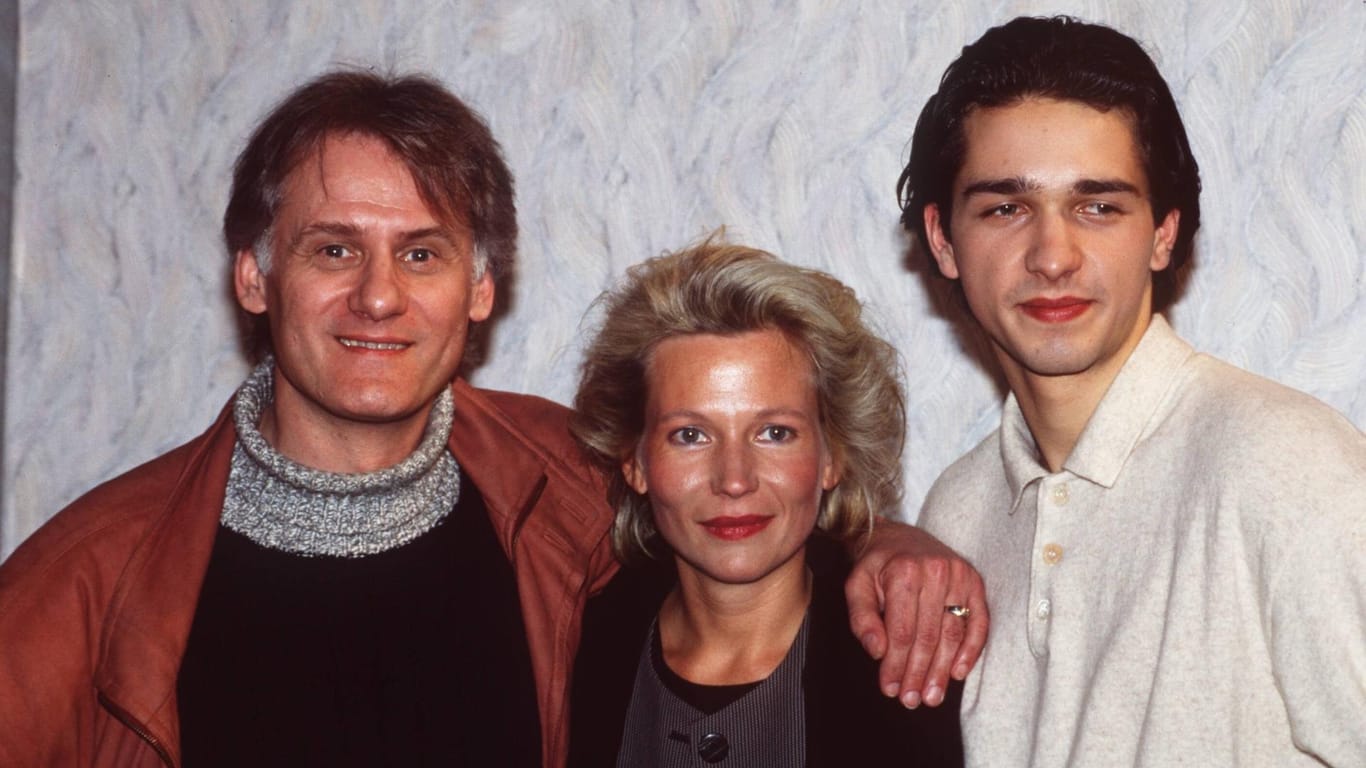 Frank Thomas Mende, Angela Neumann und Andreas Elsholz spielten in den 90er Jahren eine Familie bei GZSZ.
