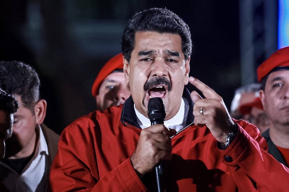 Venezuelas Präsident Nicolás Maduro reagiert auf Donald Trumps Aussage, militärische Optionen nicht auszuschließen.