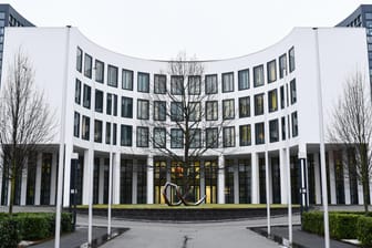 Die Bundesanwaltschaft in Karlsruhe erhebt Anklage gegen einen Schweizer, der die nordrhein-westfälische Finanzverwaltung aussspioniert haben soll.