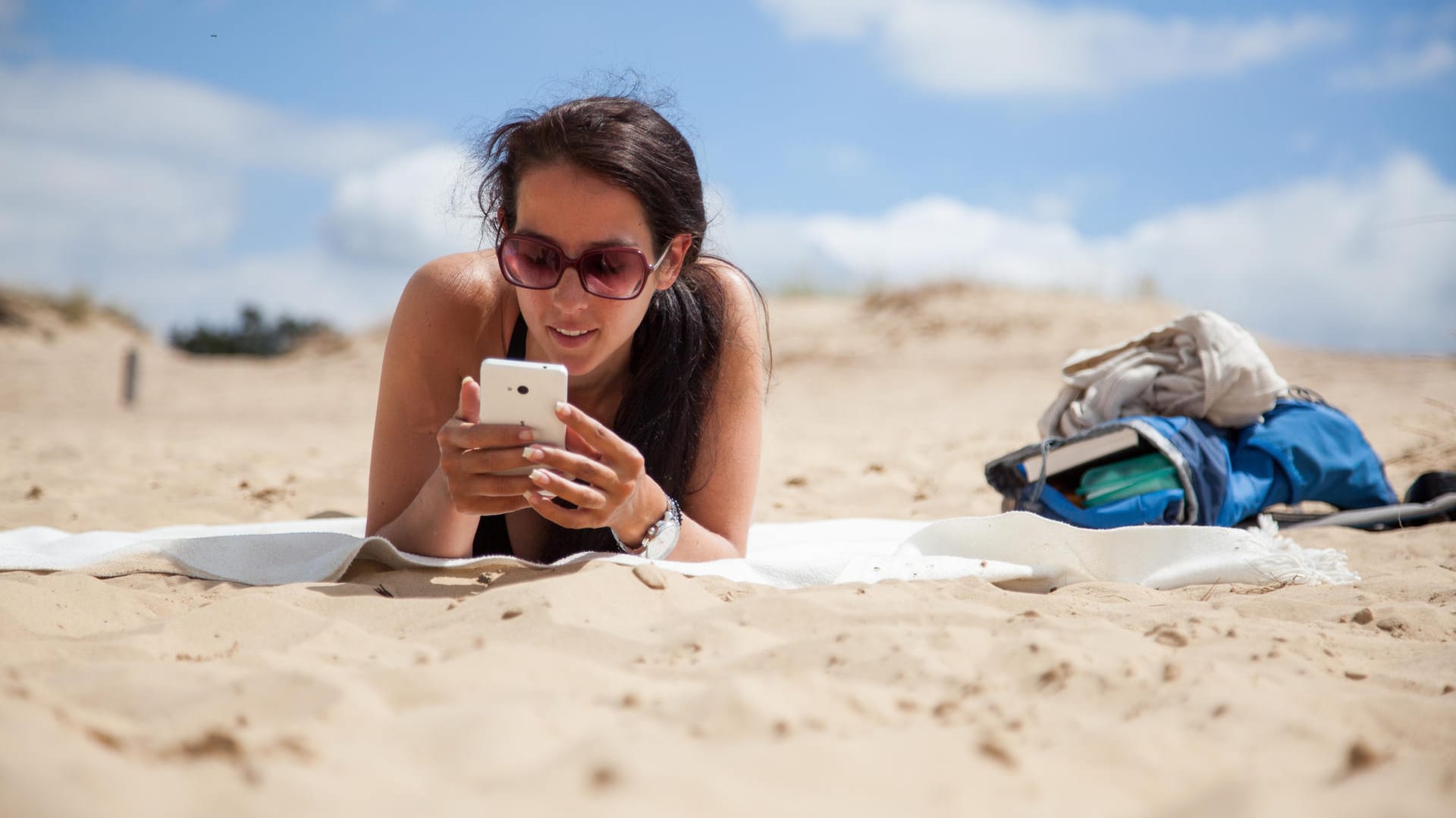 Urlauberin am Strand