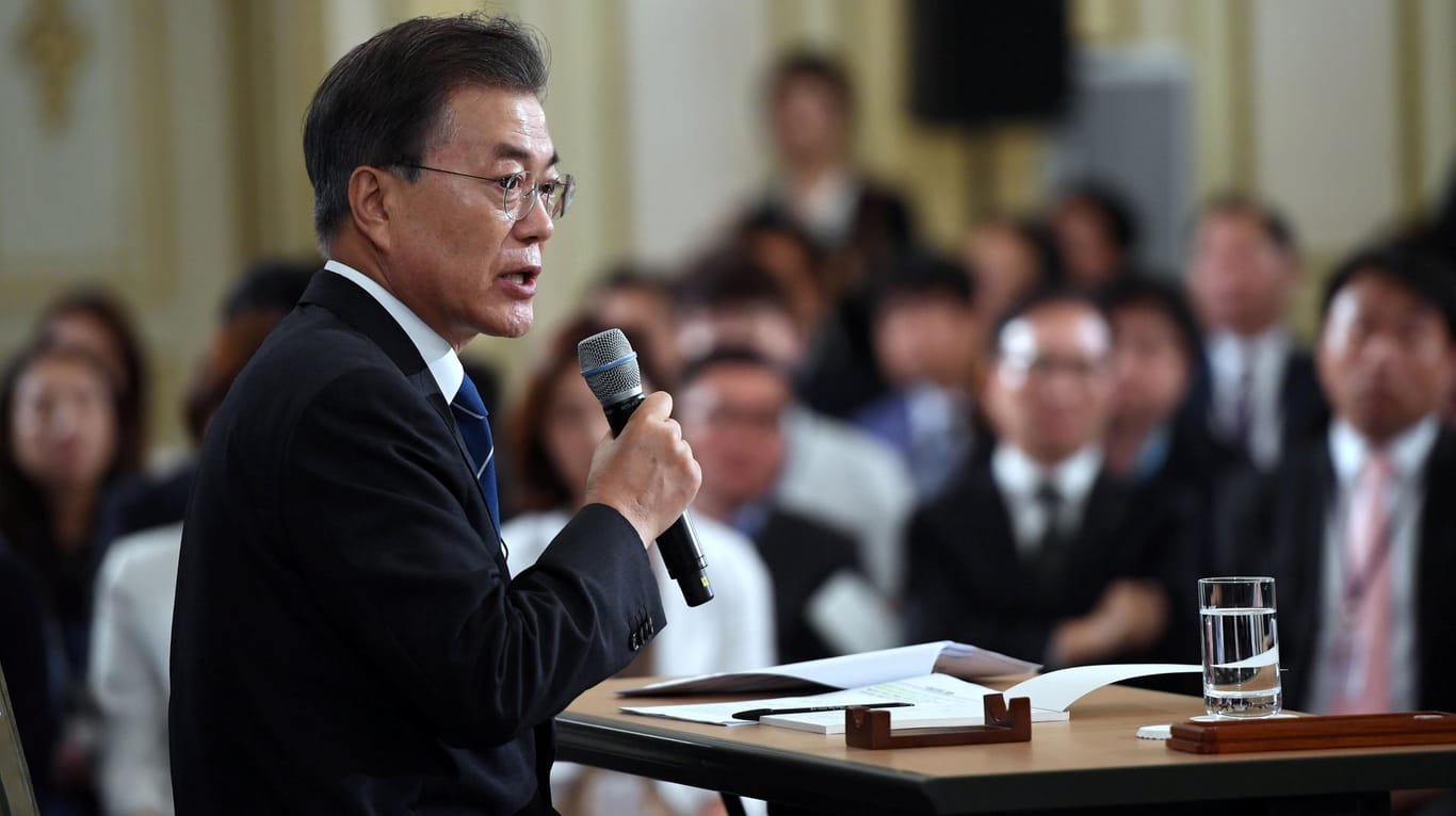 Südkoreas Präsident Moon äußerte sich während der Vorstellung seiner 100-Tage-Bilanz über den Konflikt mit Nordkorea.