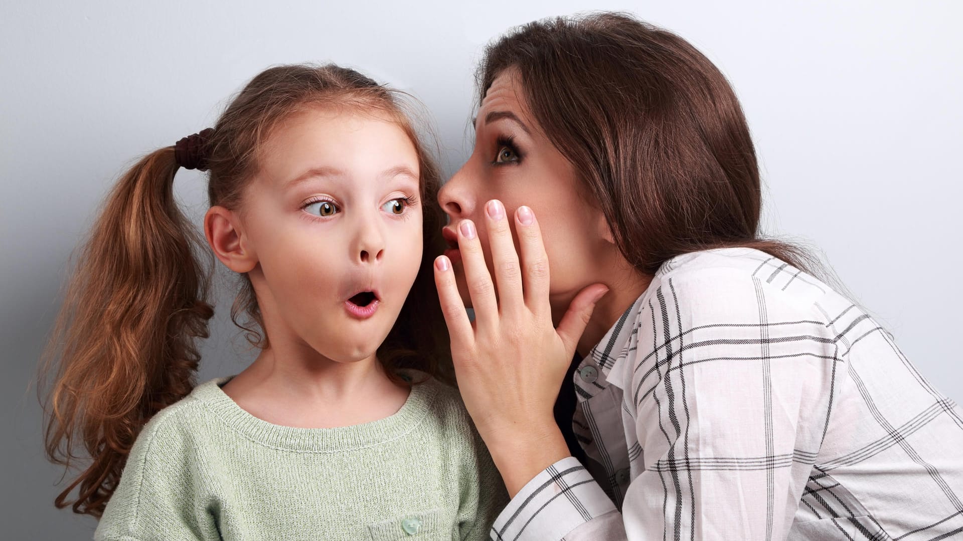 Manche Eltern lügen ihre Kinder an, zum Beispiel, um Konflikten aus dem Weg zu gehen. Besser ist es aber, bei der Wahrheit zu bleiben.