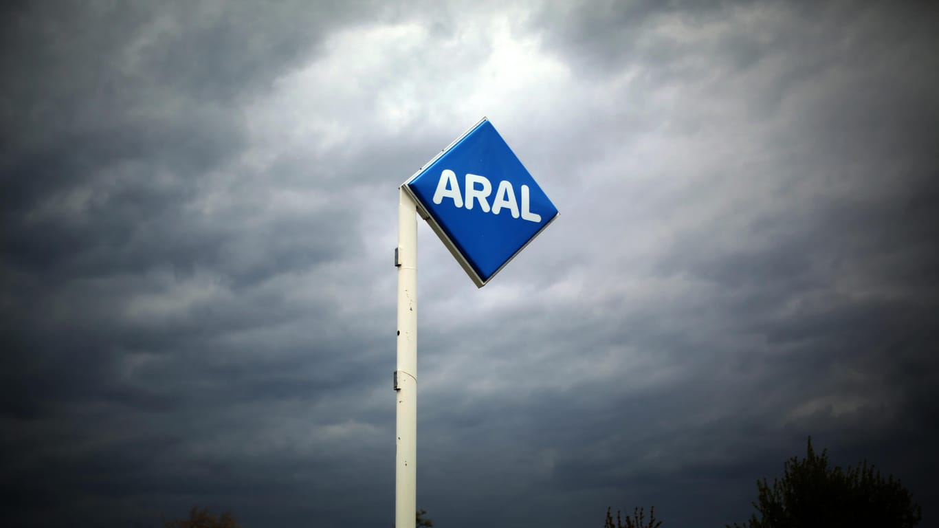 Der durchschnittliche deutsche Autofahrer erwartet laut der Aral-Studie eine Reichweite von mindestens 463 Kilometer und eine Ladedauer von maximal 30 Minuten