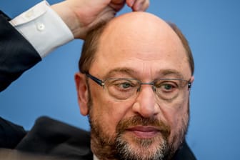 Scheint, als könne Martin Schulz (SPD) bislang keinen Boden gutmachen.