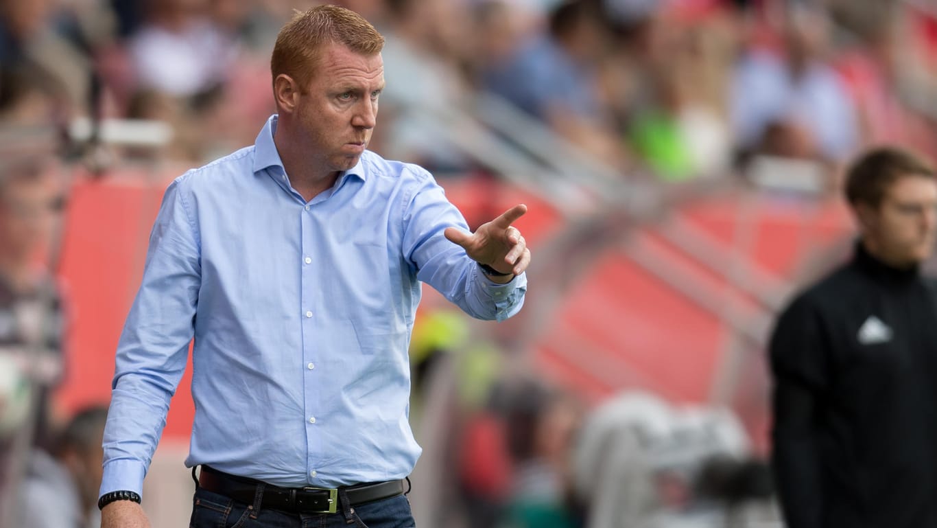 Ingolstadt-Trainer Maik Walpurgis ist mit seinem Team in der 2. Bundesliga bislang erfolglos.