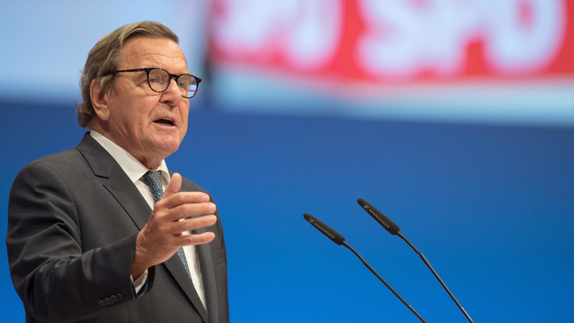 Altkanzler Gerhard Schröder im Juni beim SPD-Sonderparteitag in Dortmund.