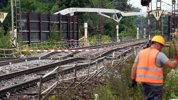 An der Tunnel-Baustelle in Rastatt Niederbühl hatten sich Bahngleise abgesenkt. An der Tunnel-Baustelle in Rastatt Niederbühl hatten sich Bahngleise abgesenkt.