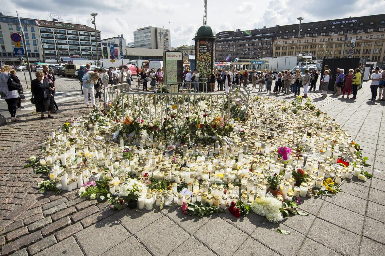 Es wird getrauert: Finnland ist schockiert von der Messerattacke.
