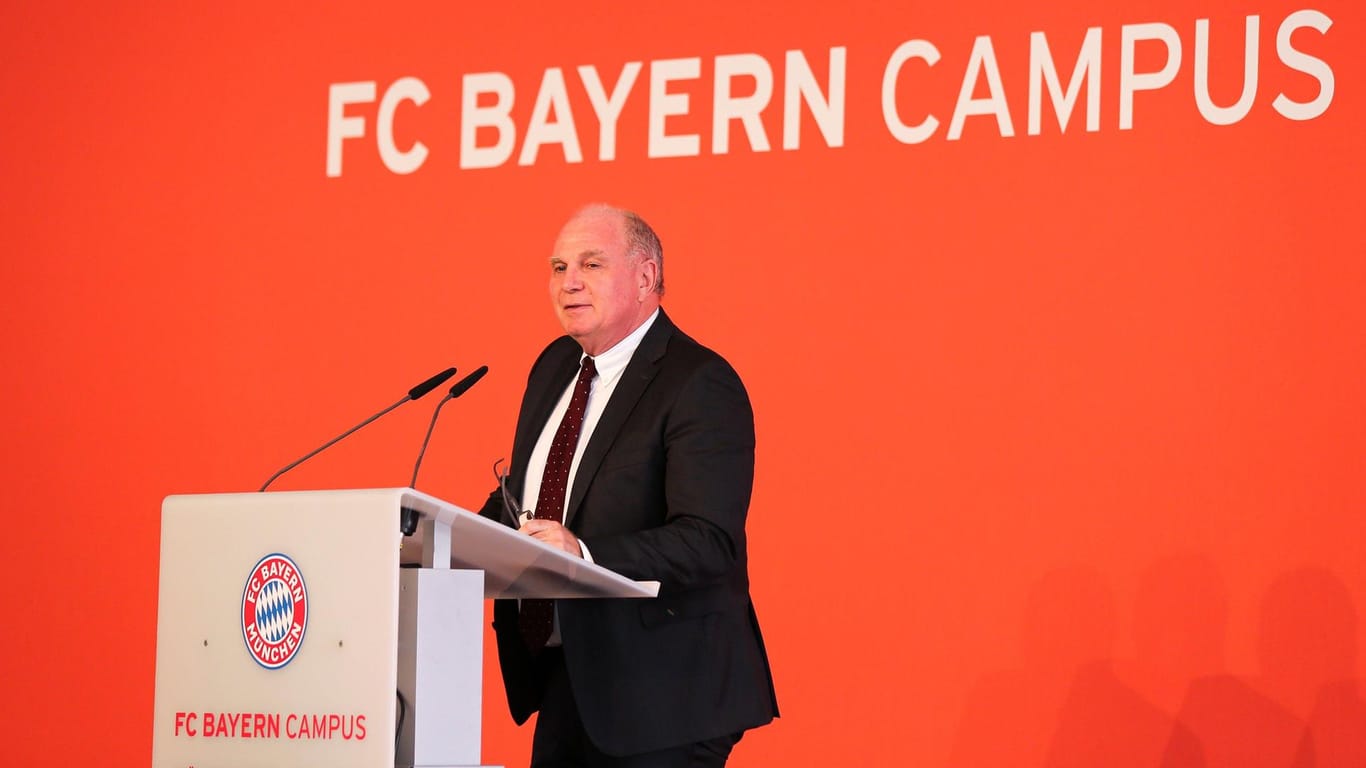 FC Bayern-Präsident Uli Hoeneß will neue Top-Spieler heranzüchten.