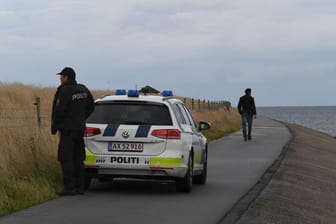 In den Gewässern vor der dänischen Hauptstadt Kopenhagen ist am Montag die Leiche einer Frau geborgen worden.