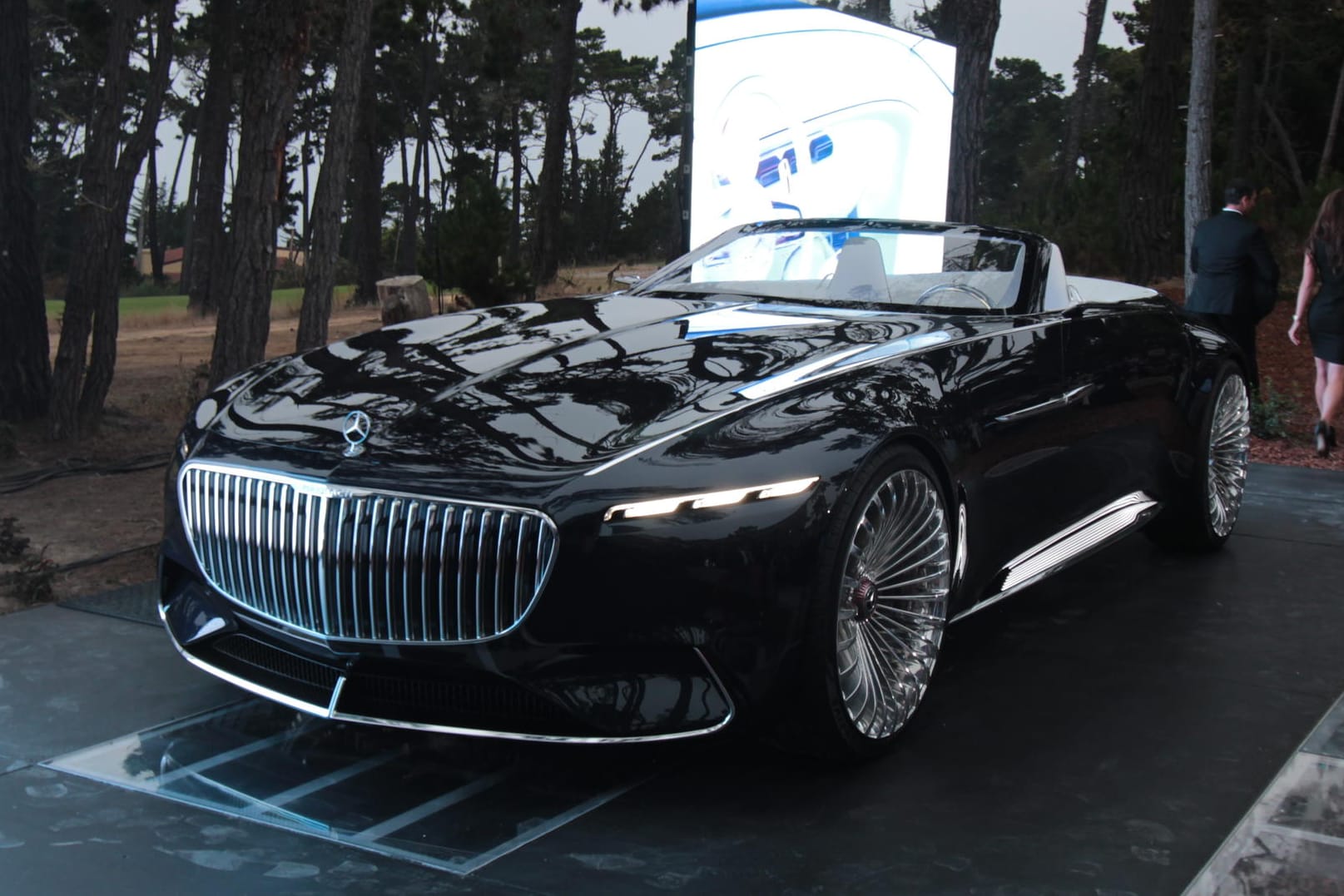 Schon zum zweiten Mal enthüllt Mercedes-Designchef Gorden Wagener beim Concours d’Elegance in Pebble-Beach eine spektakuläre Maybach-Studie.