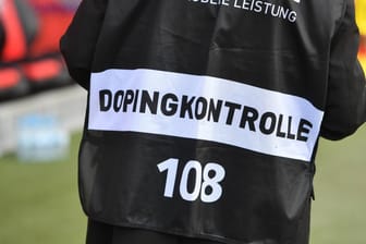Ein Kontrolleur der deutschen Nationalen Anti Doping Agentur (Nada).