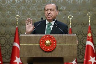 Recep Tayyip Erdogan hält im Präsidentenpalast von Ankara eine Ansprache.
