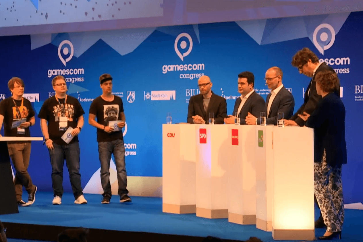 Vertreter der großen Parteien stellen sich auf der Gamescom den Fragen der Nutzer sozialer Medien.