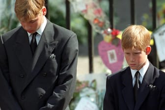 Als Prinzessin Diana starb, waren William und Harry erst 15 und zwölf Jahre alt.