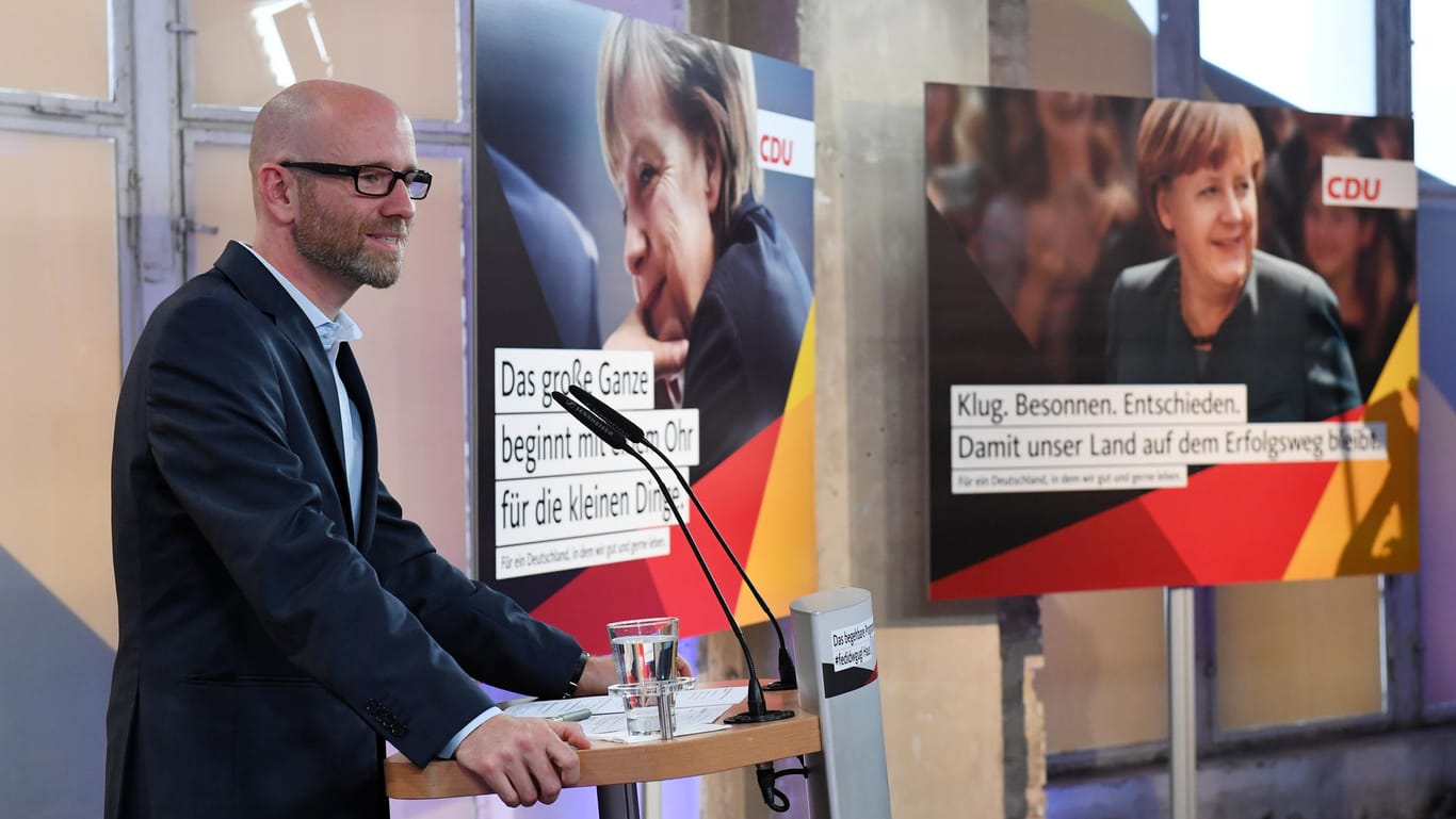 CDU-Generalsekretär Peter Tauber stellt die zweite Plakatserie zur Bundestagswahl 2017 vor.