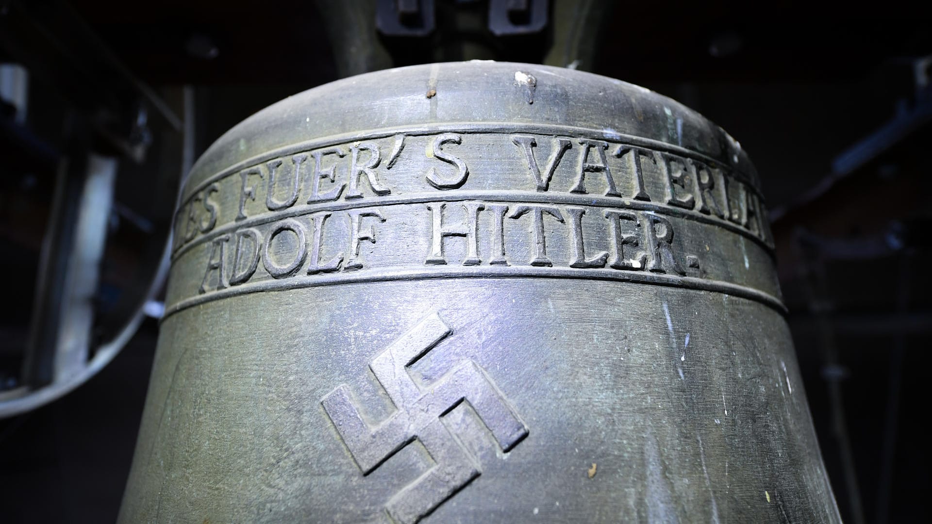 Im Glockenturm der Kirche St. Jakob in Herxheim hängt die sogenannte Hitler-Glocke.