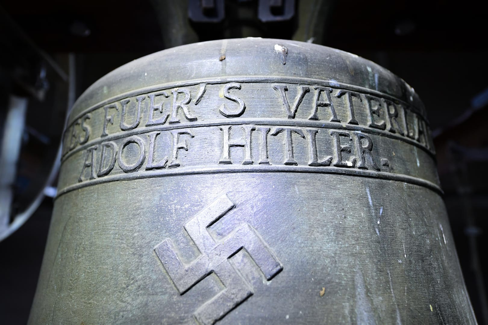 Im Glockenturm der Kirche St. Jakob in Herxheim hängt die sogenannte Hitler-Glocke.